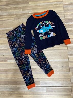 KIDGETS Flying in My Dreams 2 piece pajama set size toddler boys 2T